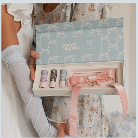 NEW Coquette Lip Balm Trio Kaxi Hair Bow - Picture 4 of 6